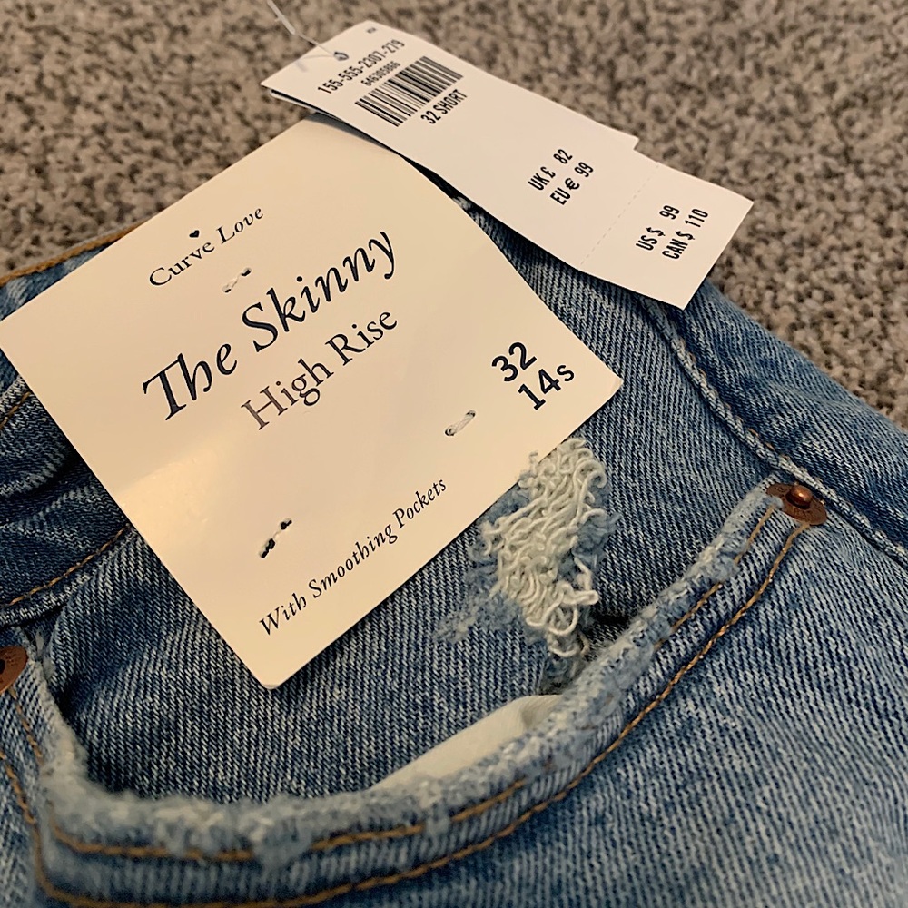 The skinny high rise curve love Abercrombie jeans